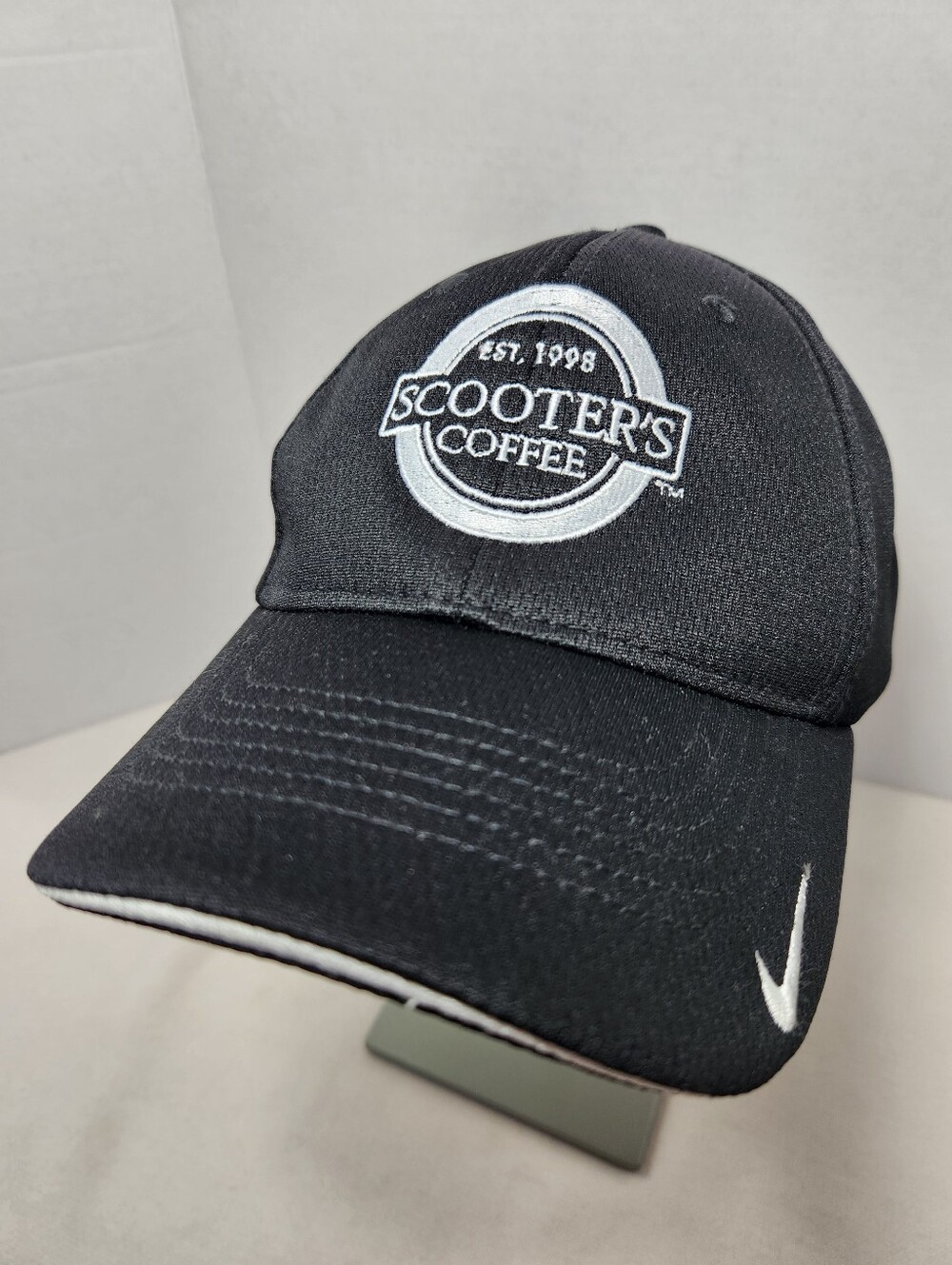 Nike Dri-fit Black White M/L Fitted Unisex Scooters Coffee House Hat Cap